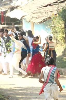 Movie Stills Of The Movie Duniya Khatam Ho Rahi Hai