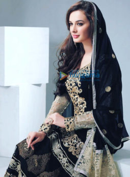 Celebrity Photos of Evelyn Sharma