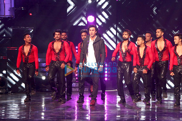film promotions of jagga jasoos and mubarakan on the sets of nach baliye 5