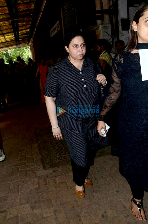 himesh reshammiya and his wife snapped in family court for divorce counselling4