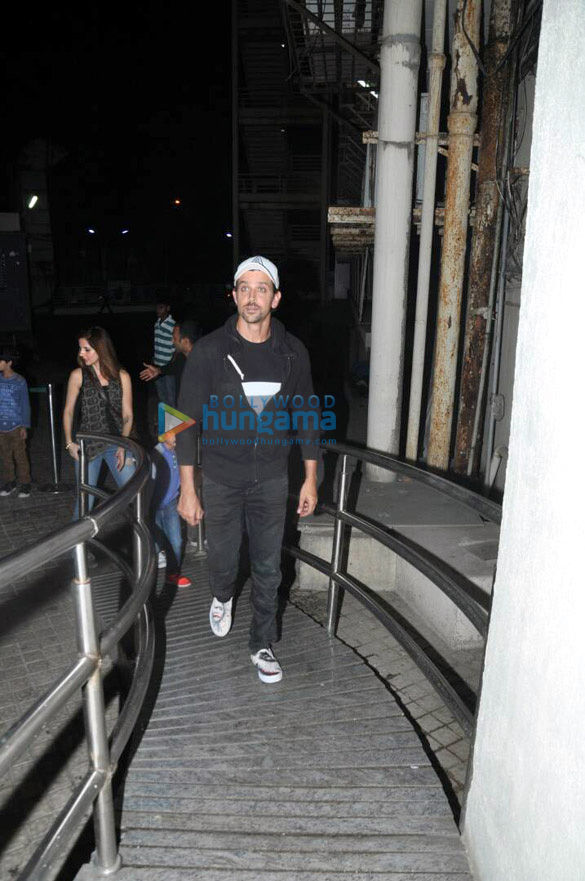 hrithik roshan sussanne roshan and their kids arrive for the screening of wonder woman at pvr juhu1 6