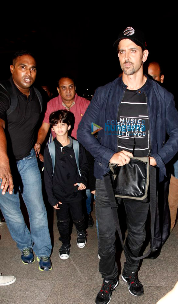 hrithik roshan takes his kids to london for holidays 5