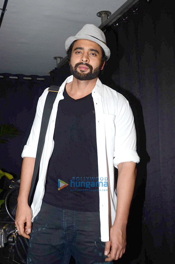 jackky bhagnani prateik babbar and gauahar khan snapped post theatre play riddles 4