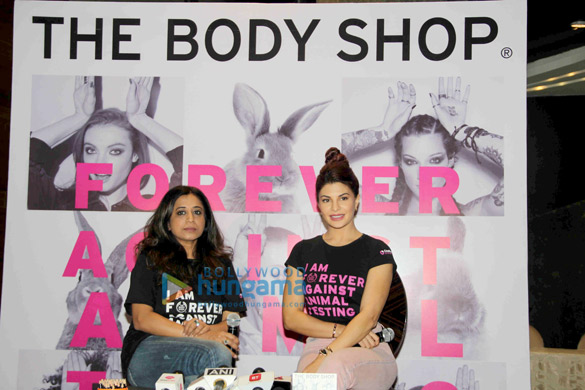 jacqueline fernandez graces the body shop event 5