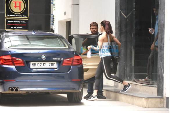 jacqueline fernandez snapped post her gym session in bandra 4