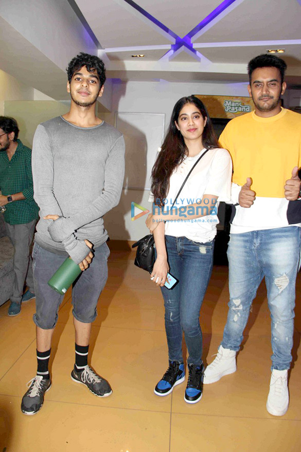 Jhanvi Kapoor and Ishaan Khattar snapped at the special screening of ‘Baby Driver’ Jhanvi Kapoor and Ishaan Khattar snapped at the special screening of ‘Baby Driver’