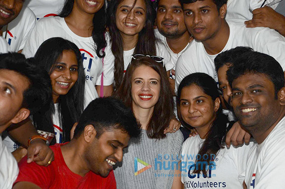 kalki koechlin interacts with special kids from ngo adapt 5