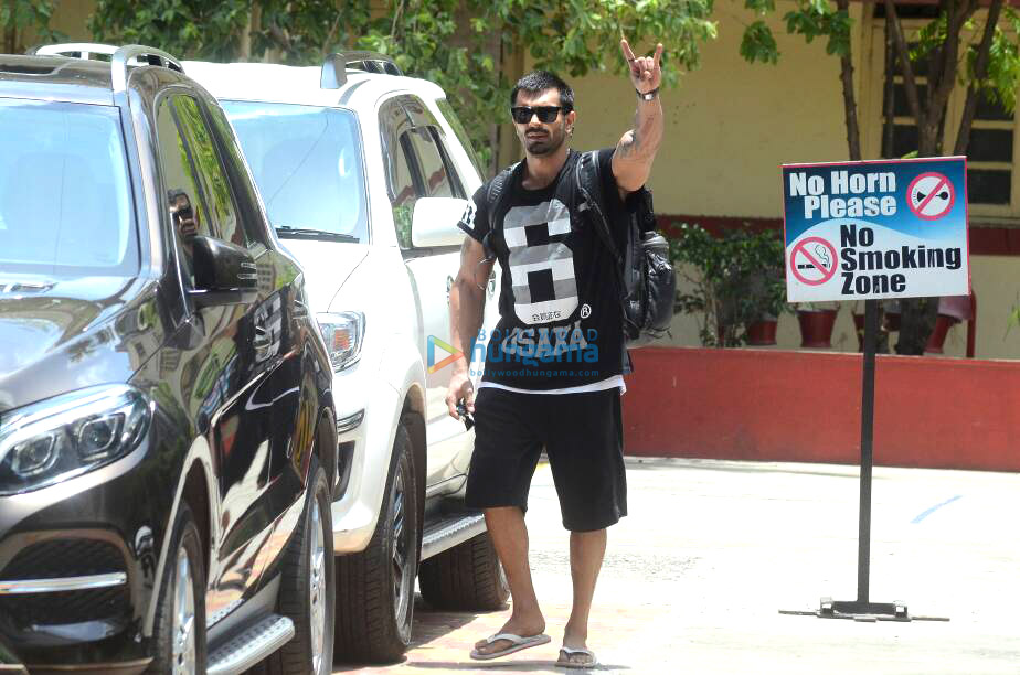 karan singh and bipasha snapped post their gym sessions 3
