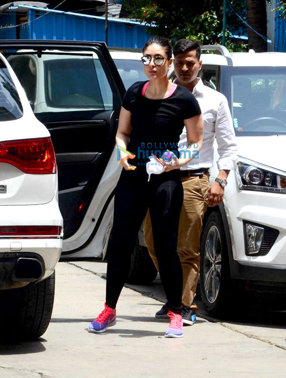 kareena kapoor khan amrita arora jahnavi kapoor and others snapped post gym in bandra 5