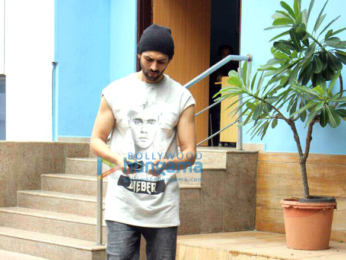 Kartik Aaryan snapped promoting his film 'Guest Iin London' in Surat