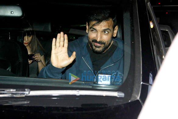 malaika john and twinkle snapped at the airport 6