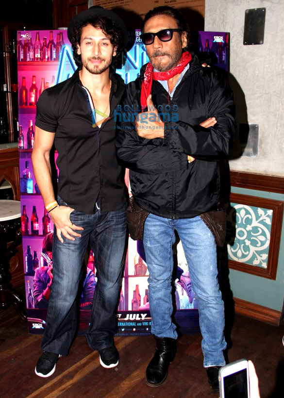 munna michael wrap up party with cast and family 3