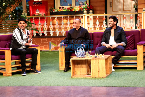 paresh rawal and kartik aaryan promote their film guest iin london in the kapil sharma show 4