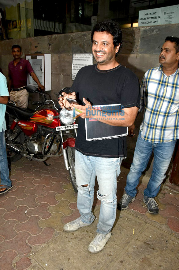 parineeti chopra and vikas bahl snapped post a meeting at indigo bandra 2