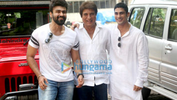 Raj Babbar’s birthday celebrations at home in Juhu