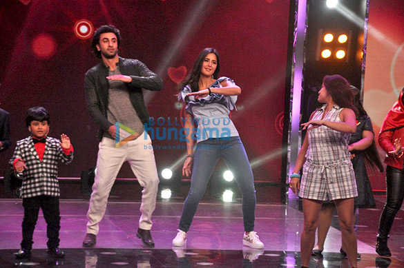 ranbir kapoor and katrina kaif promote their most awaited film jagga jasoos on the sets of the singing reality show sa re ga ma pa lil champ 2017 4