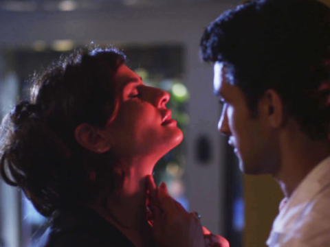 Xxx Raveena Tandon Video - Raveena Tandon Is Too HOT Handle In This Scene From Shab - Bollywood Hungama