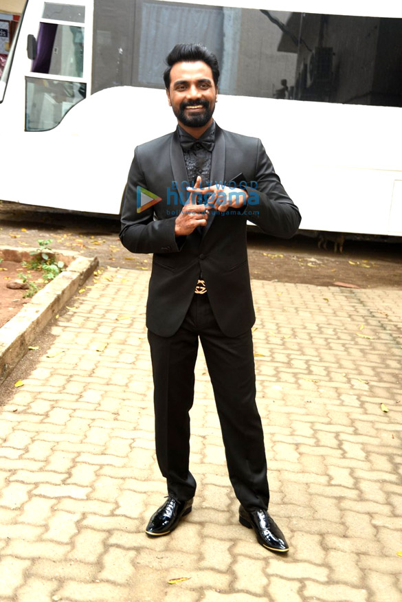 remo dsouza snapped at the star plus dance season 3s shoot 5