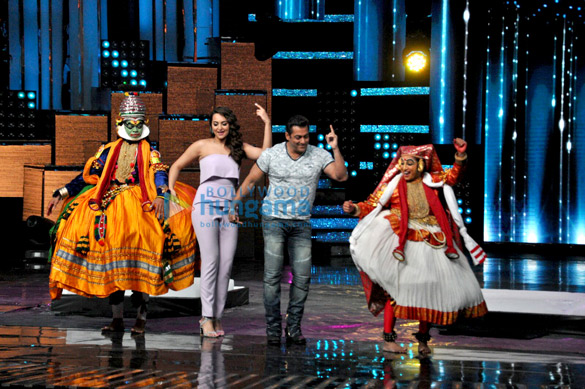 salman khan and sohail khan promote tubelight on the sets of nach baliye 1