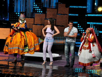Salman Khan and Sohail Khan promote 'Tubelight' on the sets of Nach Baliye