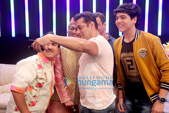 salman khan and sohail khan promote their film tubelight on sets of the show taarak mehta ka ooltah chashma 8