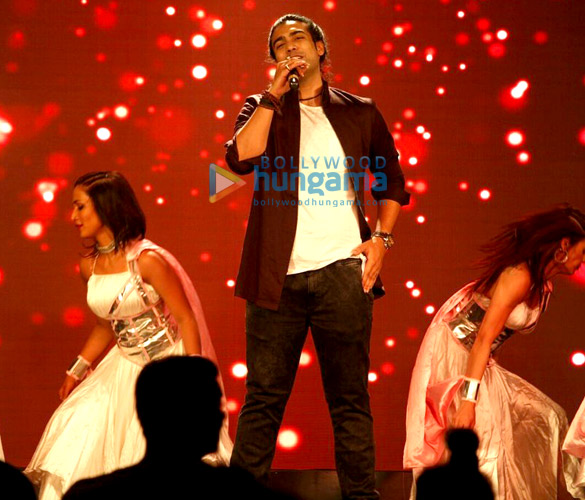 salman khan introduces matin ray tangu at tubelight song launch 7