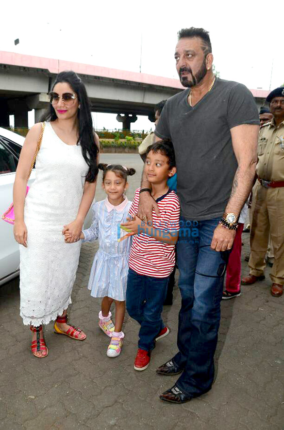 sanjay dutt graces the tree plantation drive by asif bhamla foundation 6