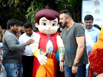 Sanjay Dutt graces the tree plantation drive by Asif Bhamla Foundation