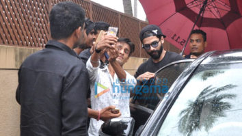 Shahid Kapoor & Ishaan Khattar snapped at Juhu