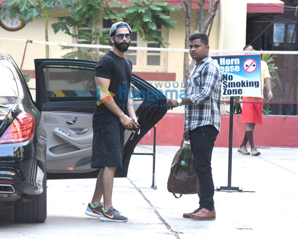 shahid kapoor snapped at gym in bandra 6