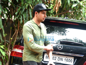 Sidharth Malhotra snapped in Bandra