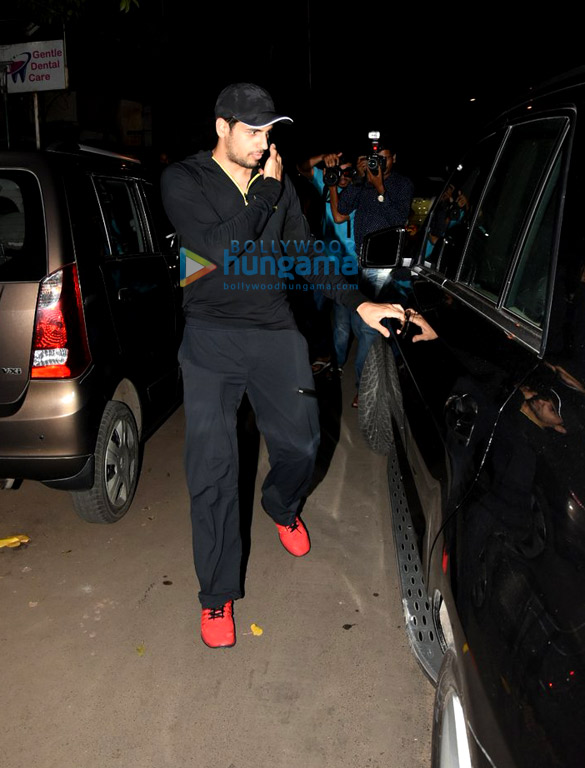 sidharth malhotra snapped post meeting at matrix office 2
