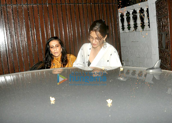 sonam and raju hirani snapped in juhu 2