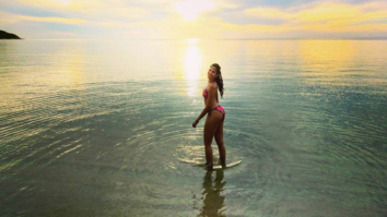 WOW! Sonnali Seygall looks hot in a bikini in Sri Lanka