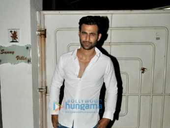 Sushant Singh Rajput, Chunky Pandey and Kriti Sanon snapped at Sunny Super Sound