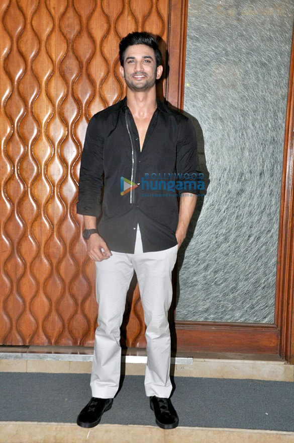 sushant singh and kriti snapped at raabta promotions 4