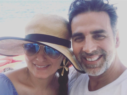 OMG! This is what happens when Akshay Kumar and his wife Twinkle Khanna are on the same boat!