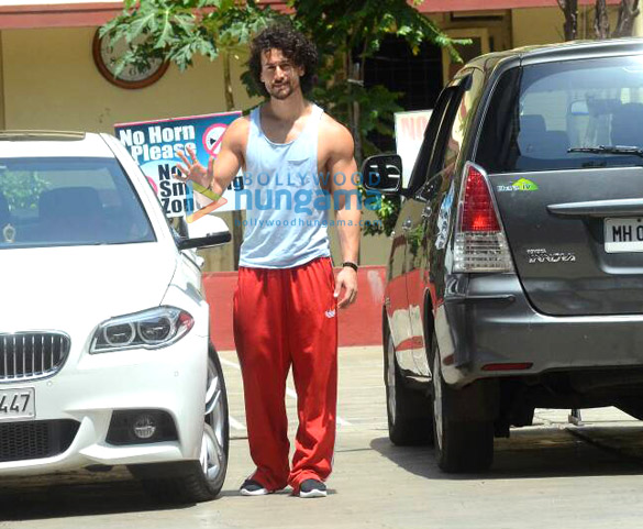 tiger shroff snapped post his gym session in bandra 1