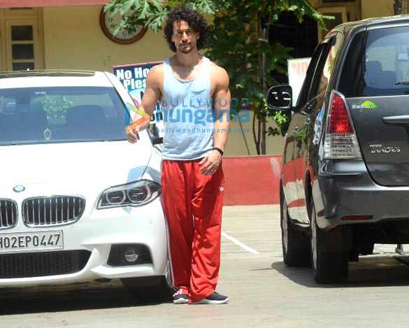 tiger shroff snapped post his gym session in bandra 4