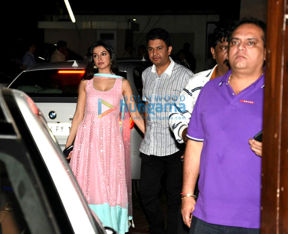 varun dhawan jacqueline fernandez sonakshi sinha daisy shah and dia mirza grace salman khan eid party 7