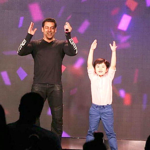 WATCH Salman Khan's little co-star Matin Rey Tangu shakes his leg on Radio song during Tubelight promotions-1