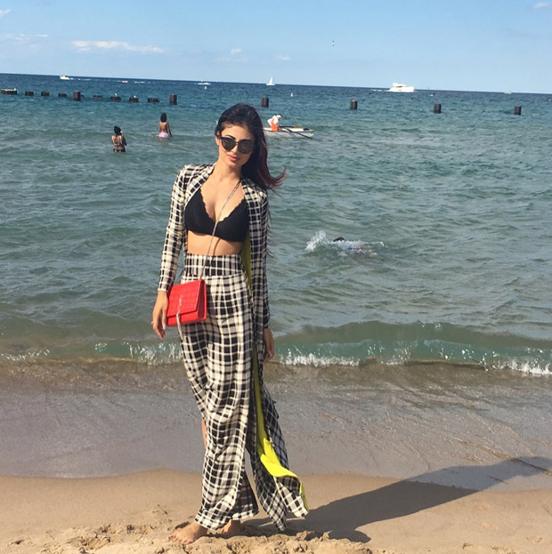WOW! Mouni Roy looks hot chilling at the beach in this black bikini top (1)