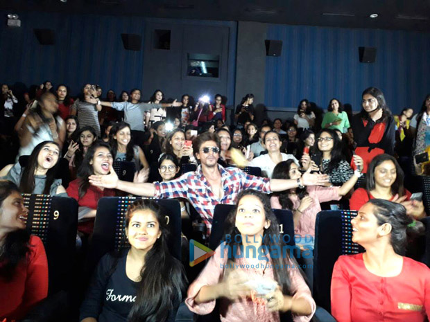 WOW! When Shah Rukh Khan meets all the Sejals in Ahmedabad