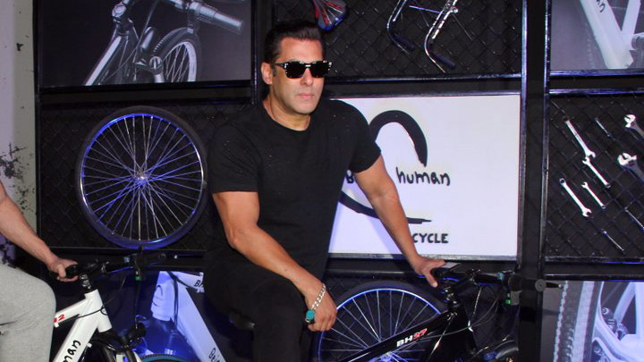 Salman Khan’s BEST Message For Illegal Bike Racers Salman Khan’s BEST Message For Illegal Bike Racers