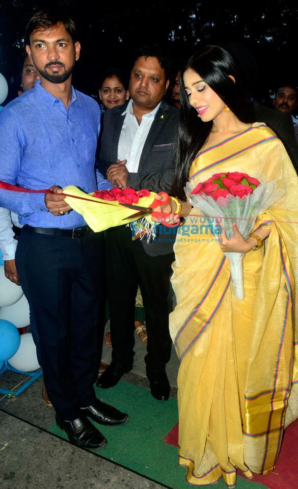 actress amrita rao launches linen club store in bhuvaneswar orissa 1