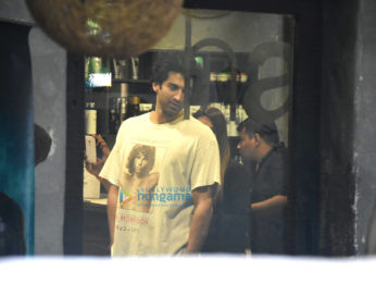 Aditya Roy Kapur snapped at Hakim Aalim's salon in Bandra