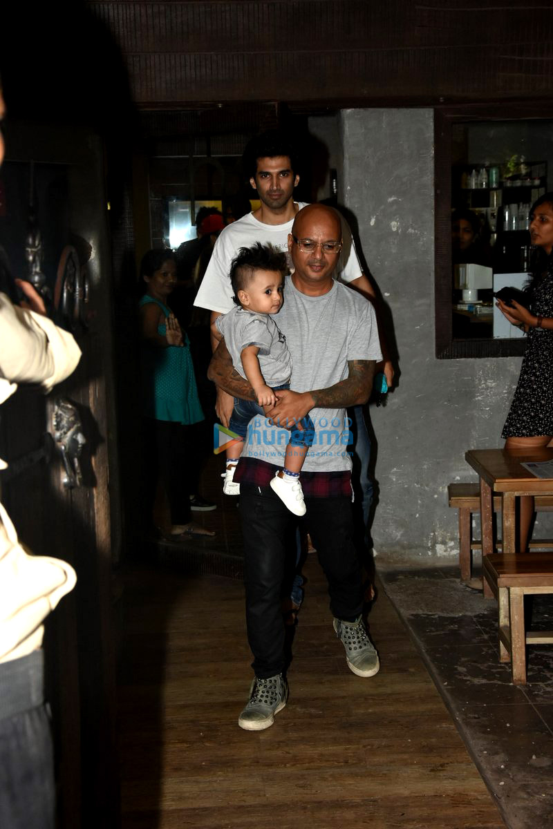 aditya roy kapoor snapped at hakim aalims salon 5