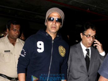 Akshay Kumar returns from London
