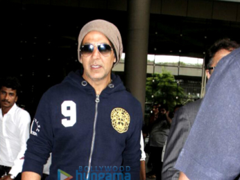 Akshay Kumar returns from London
