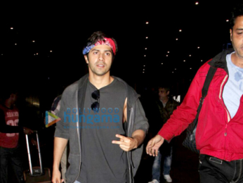 Alia Bhatt and Varun Dhawan arrive from New York after IIFA 2017